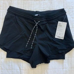 Athleta crest 2 in 1 shortie